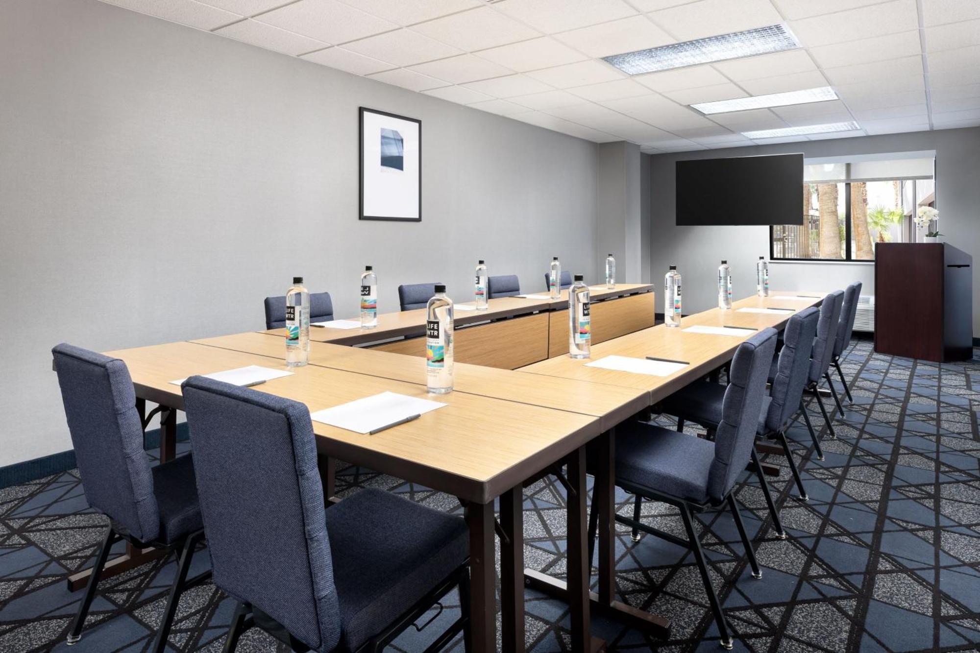 Courtyard By Marriott Las Vegas Stadium Area المظهر الخارجي الصورة